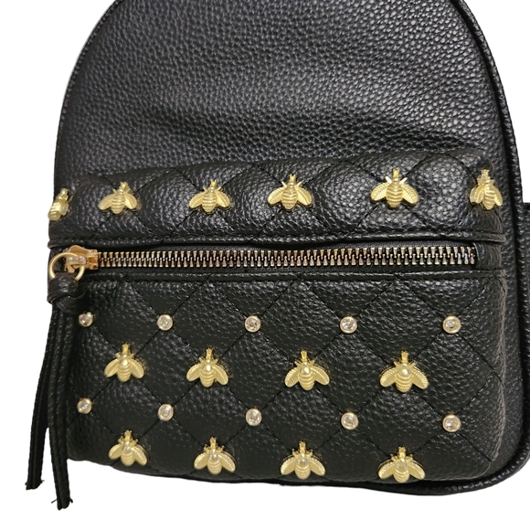 black white lululemon belt bag Everywhere Wordmark Crossbody 1L CabinZero Classic 44L Lightweight Pay With:620 Qs (Silkroll Fee: $12.40) DraftToAmazonNorthland
